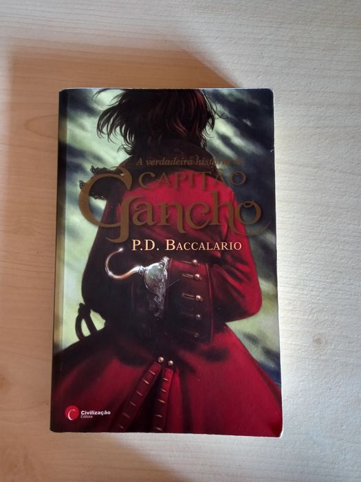 Livro "A verdadeira história do capitão gancho"