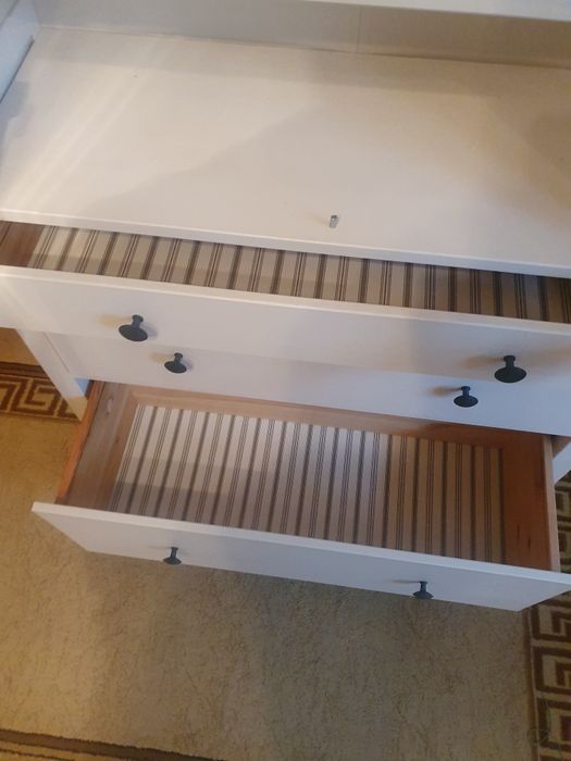 Witryna ikea hemnes