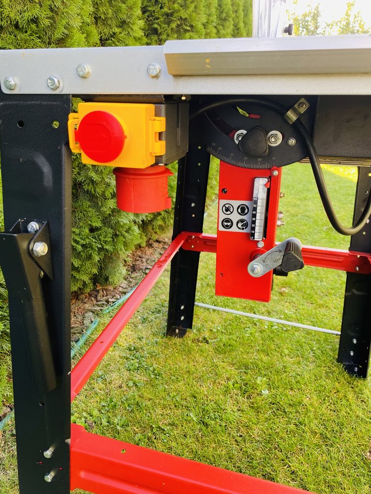 Потужна настільна пила Einhell TCTS 315U з Німеччини