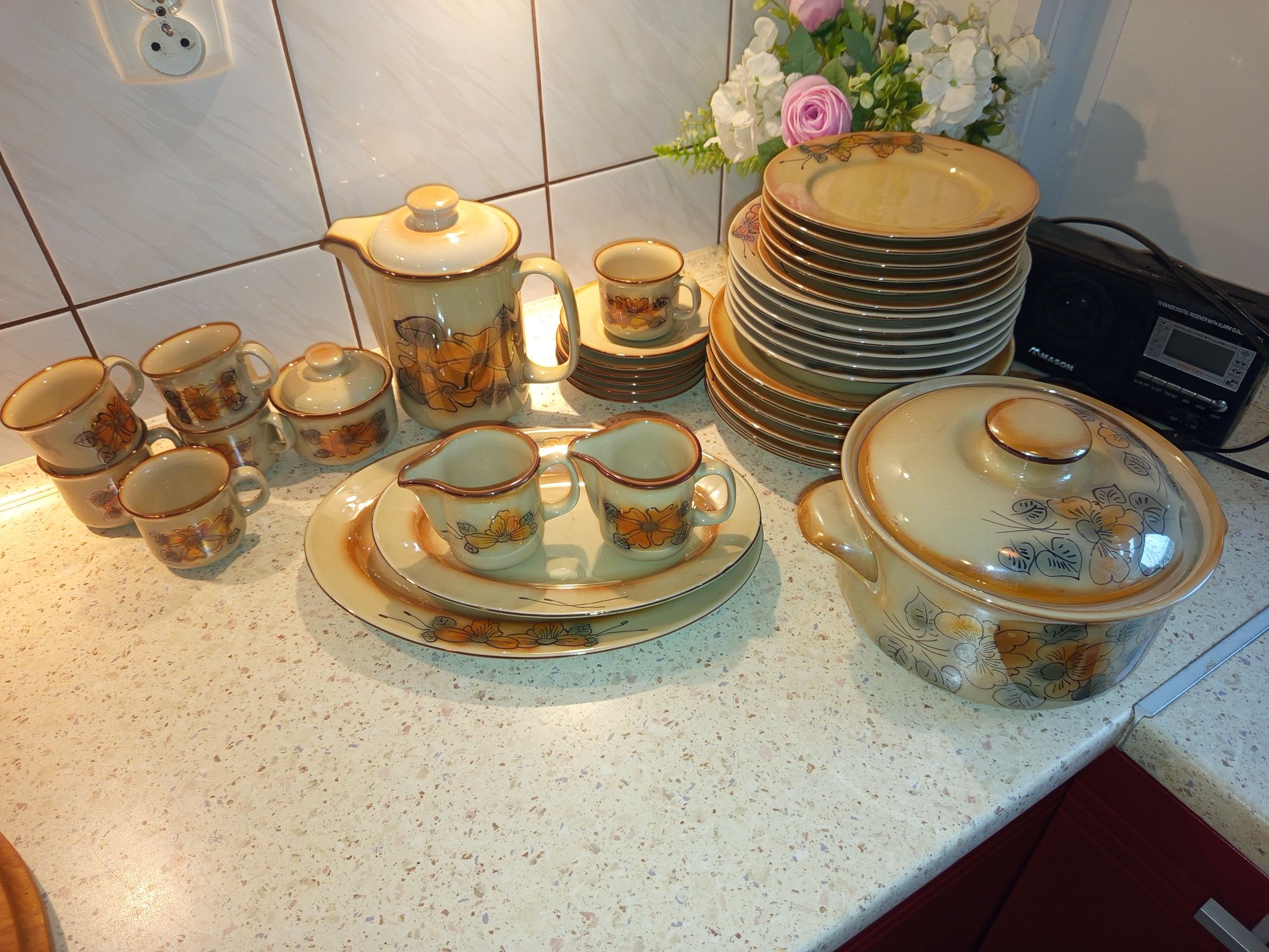 Serwis obiadowo kawowy porcelana Tułowice w kwiaty beżowy na 6 osóbowy