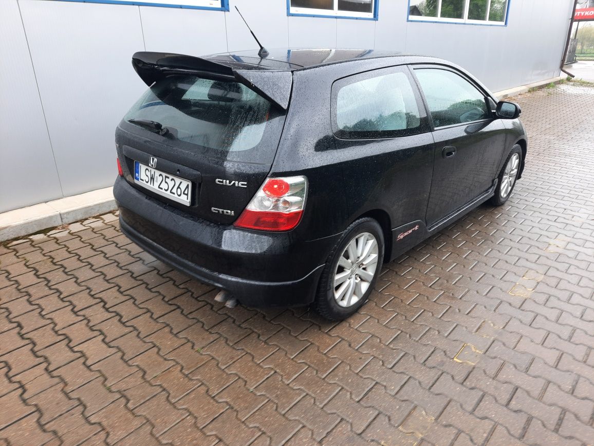Ładny stan 1.7 diesel klimatyzacja ważne opłaty