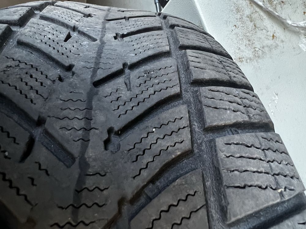 Зимові шини GoodYear UltraGrip  SUV 225/65 R17 102H