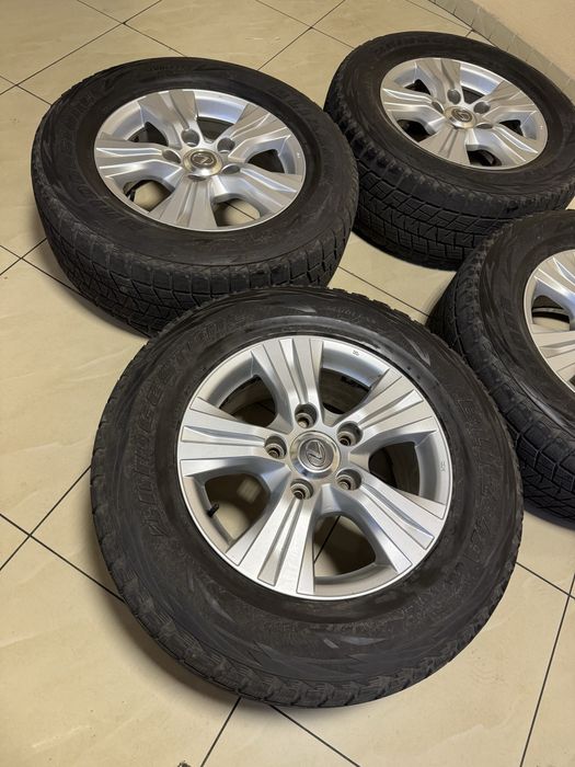 Зимові шини Лексус Bridgestone Blizzak DM-V2 285/60 R18 з дисками