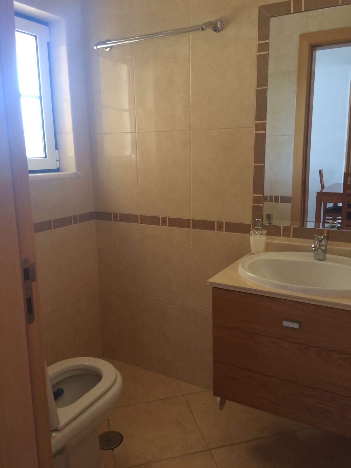 Apartamento T1 com piscina para férias em Ferragudo