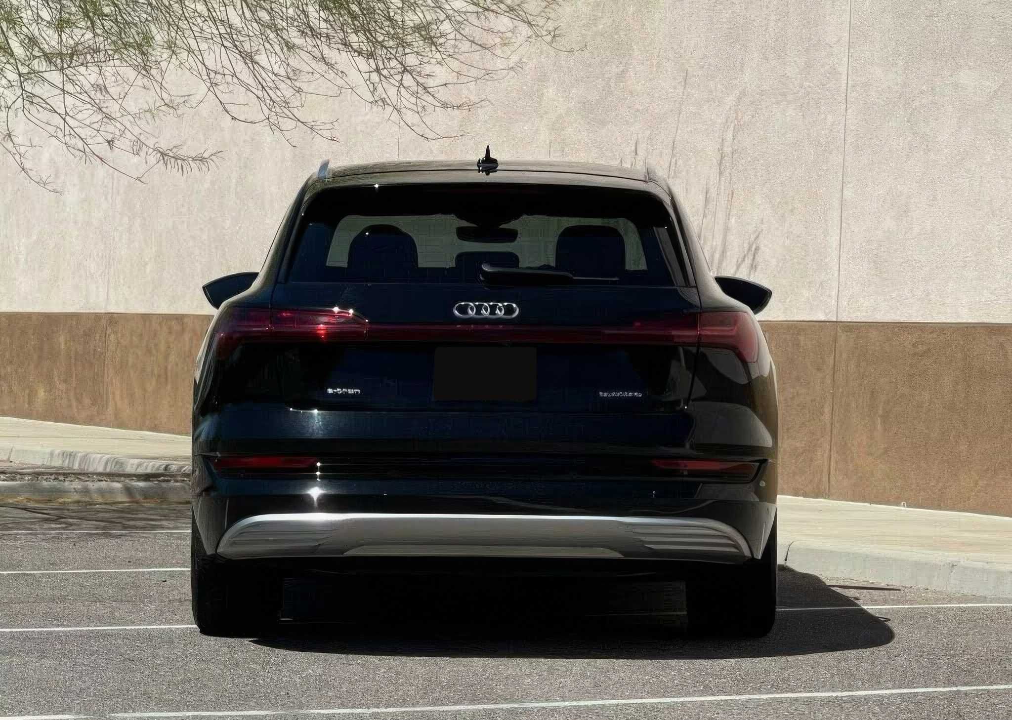 2022 Audi e-tron Premium quattro