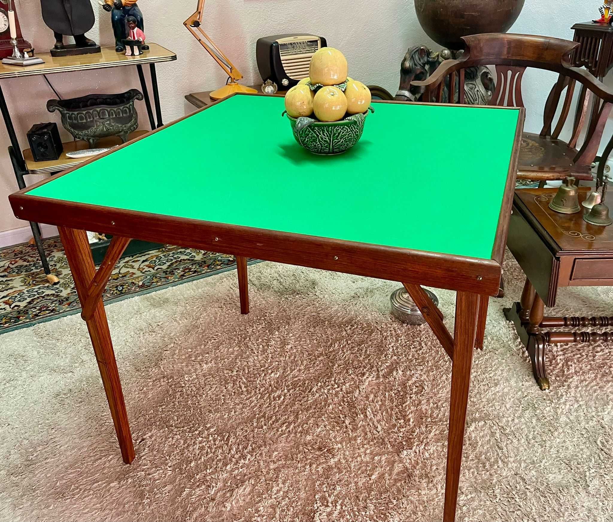 Mesa de Jogo em madeira