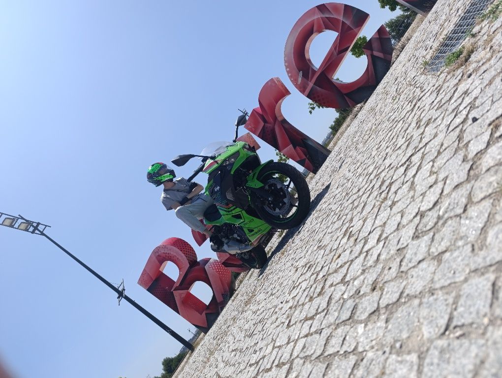 Kawasaki ninja 500 SE