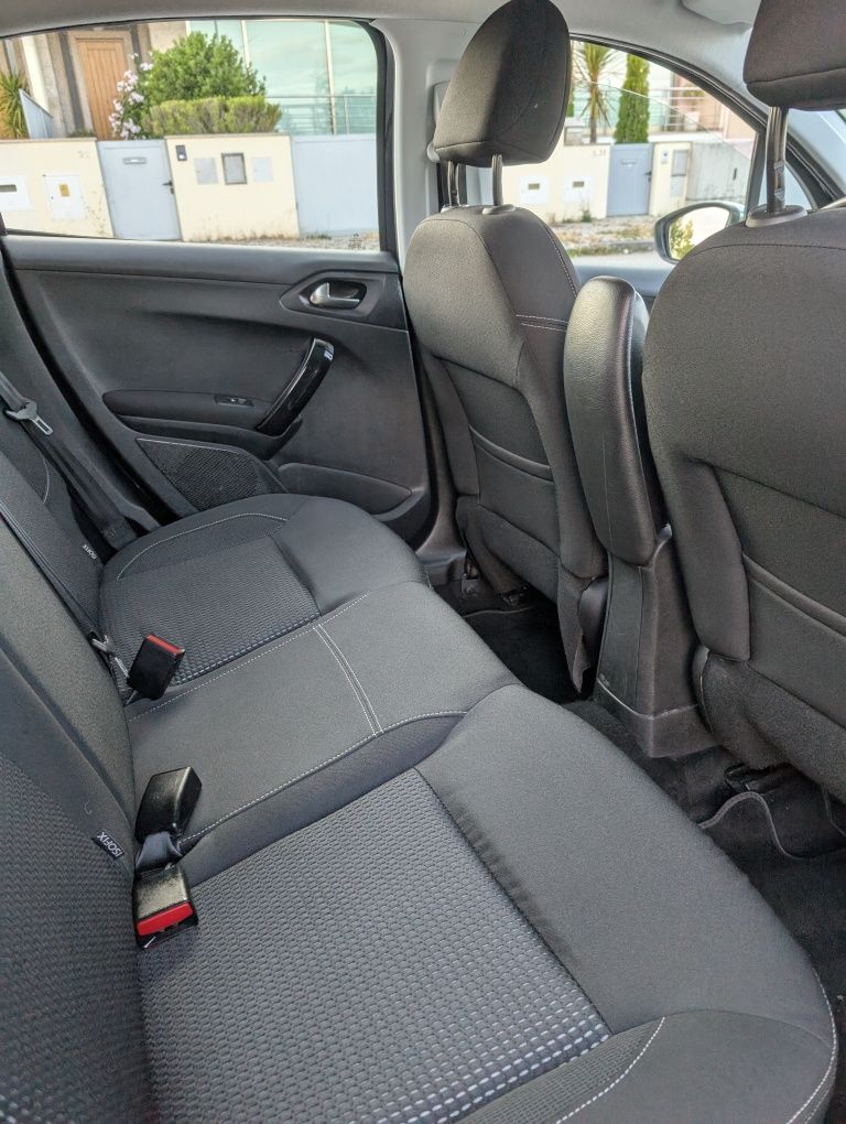 Peugeot 208 1.6Hdi Allure 100cv