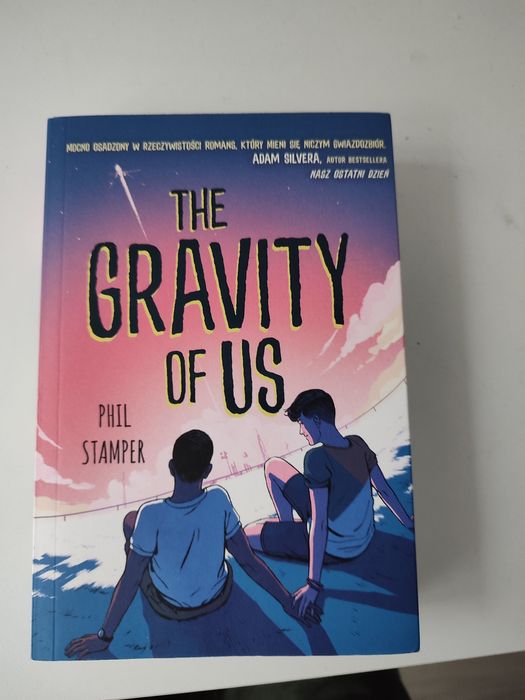 Książka ,,The gravity of us" Phil Stamper