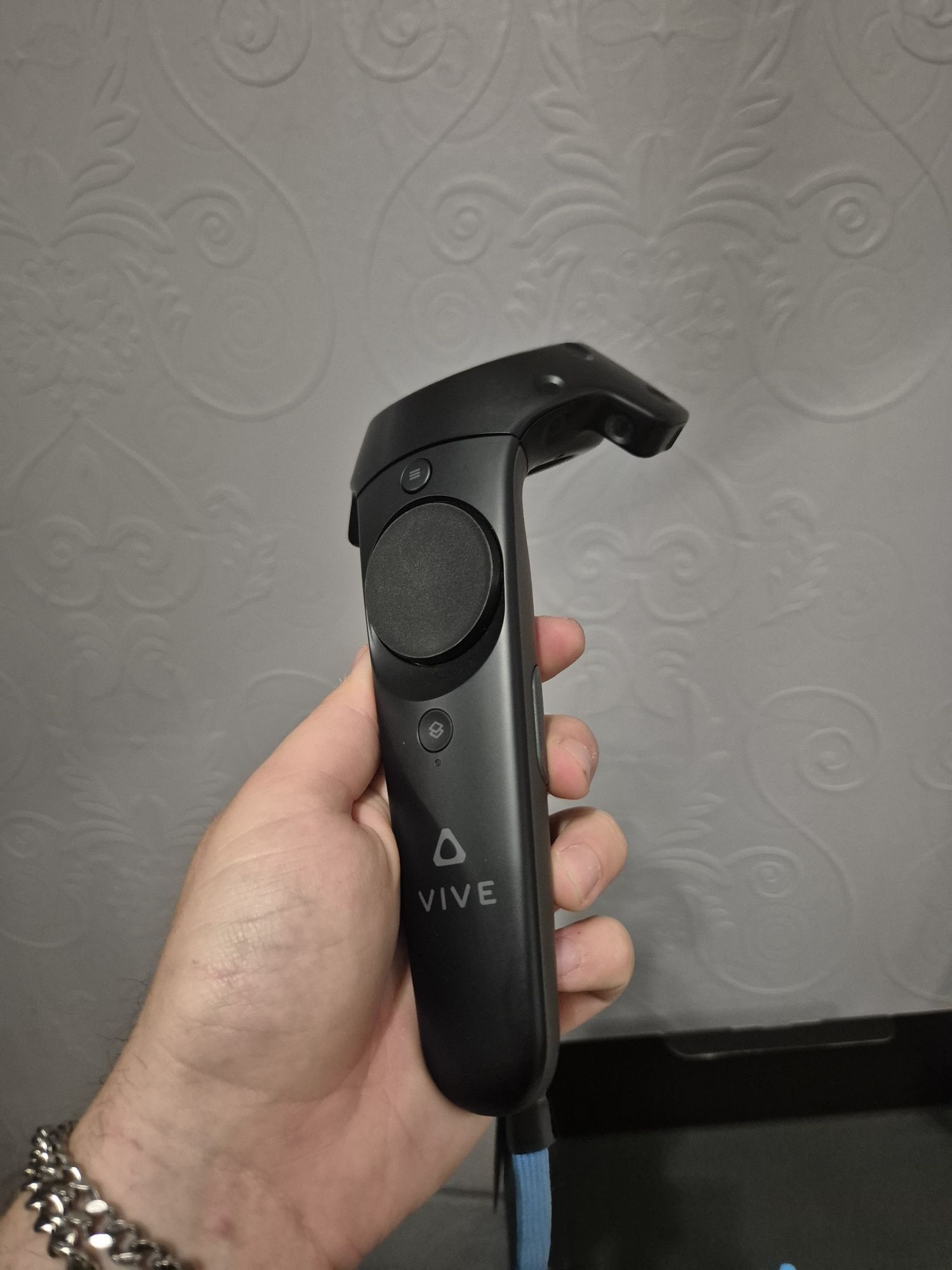HTC Vive Cosmos Elite