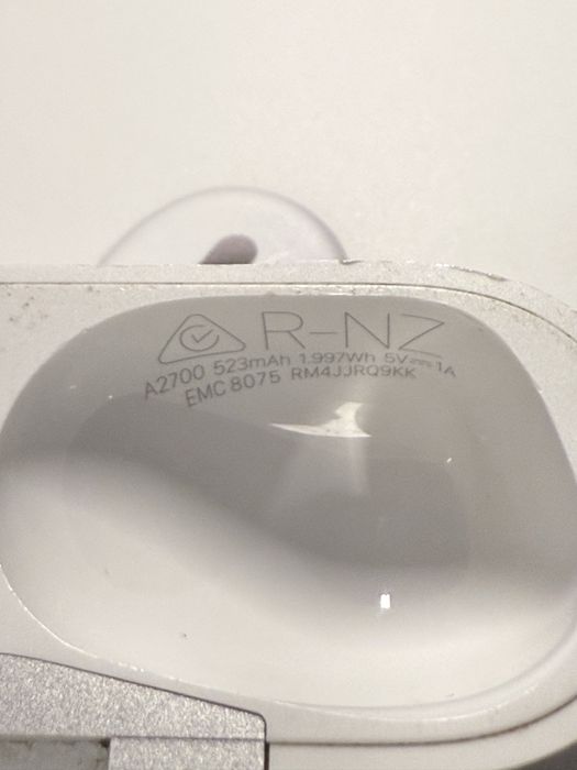 Etui ładujące AirPods Pro II Lightning