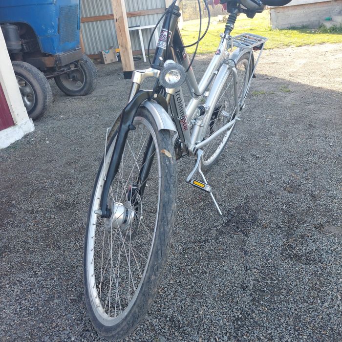 Продам алюмінієвий трекінговий велосипед.