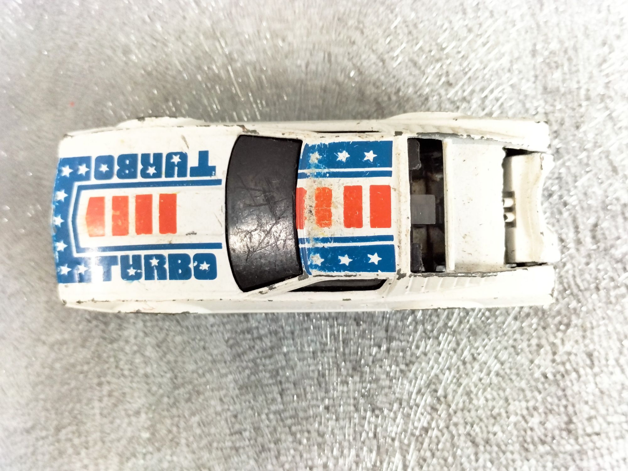 Samochód Nissan Turbo  Hot Wheels 1983 Vintage car toy