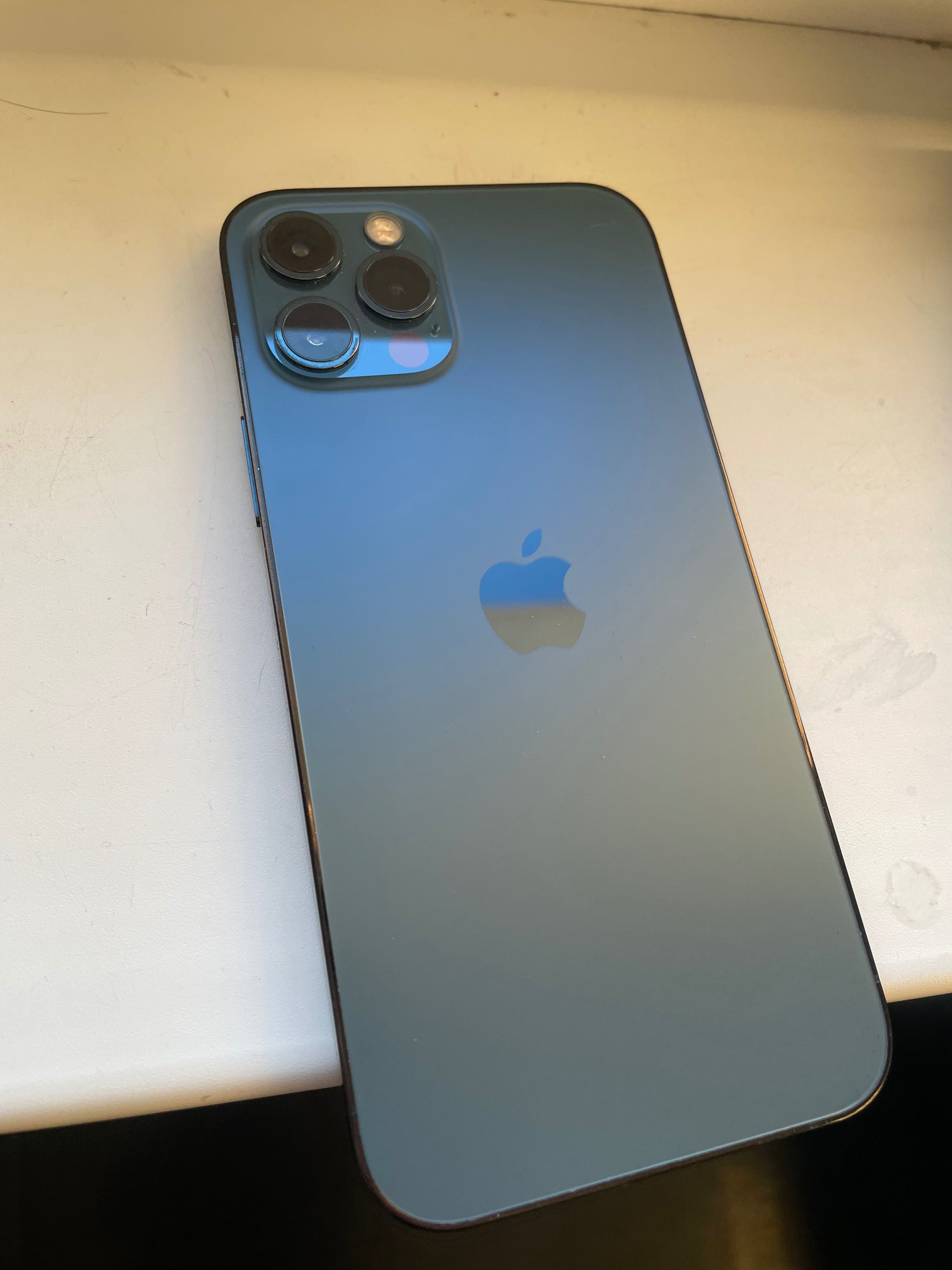 Sprzedam iPhone 12 pro. 128GB Stan idealny.