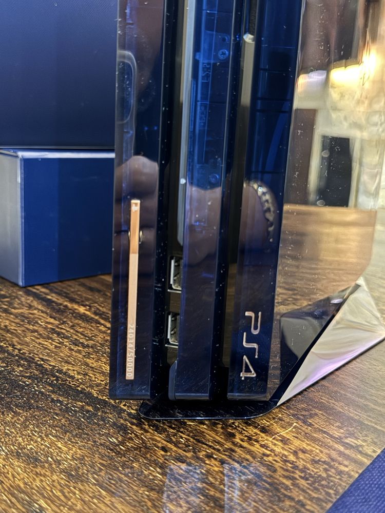 Play Station 4 PRO Limited Edition 500 Million 24034/5000