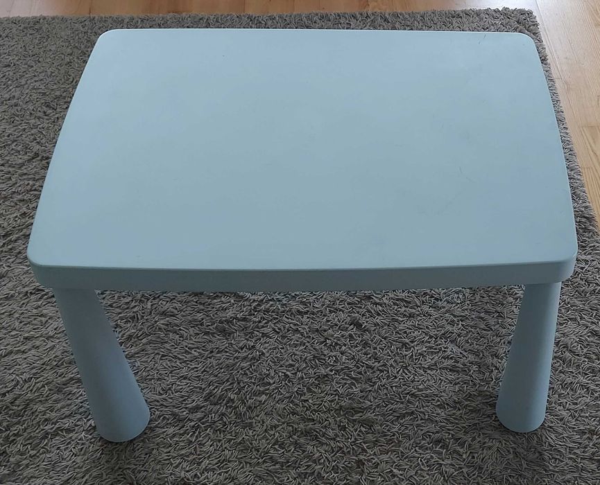 Stolik dziecięcy i 2 krzesła MAMMUT Ikea