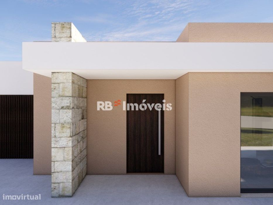 Vila Colmeiro- Moradia T4 com garagem