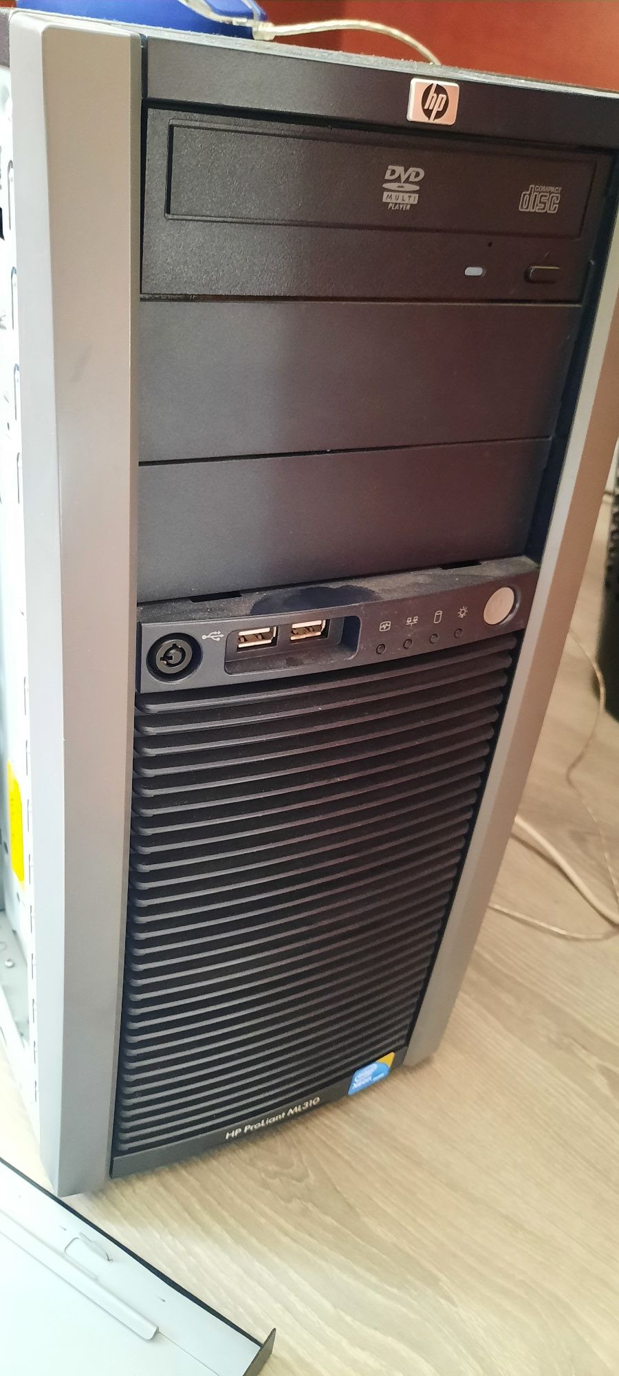 Serwer HP ML310 5p komputer dwa zasilacze dysk HDD