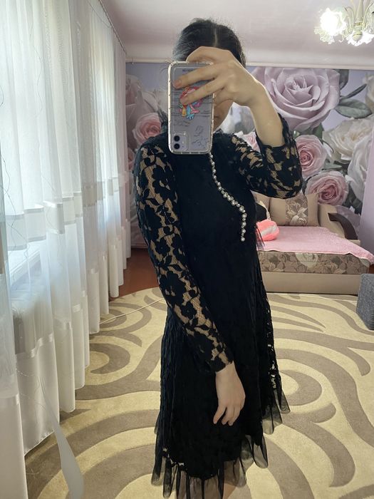 Платье кружевное