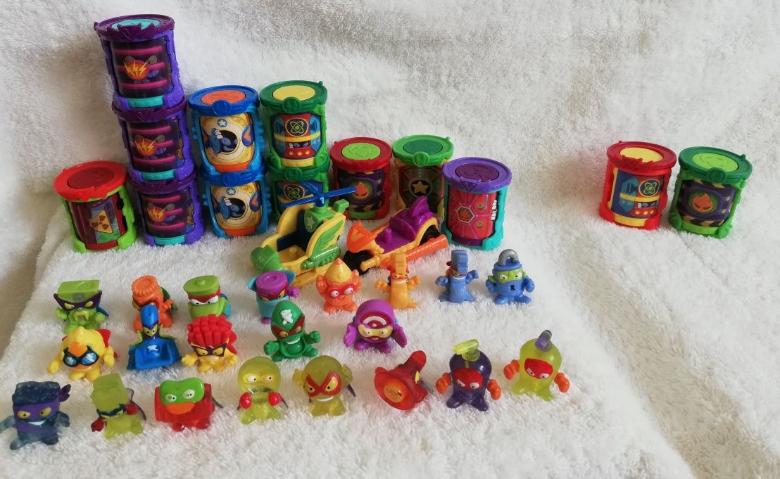 Super zings seria 2 (21 figurek, 11 skrytek, pojazdy)