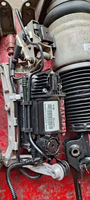 Пневмостойки пневмо балони Tuareg Q7