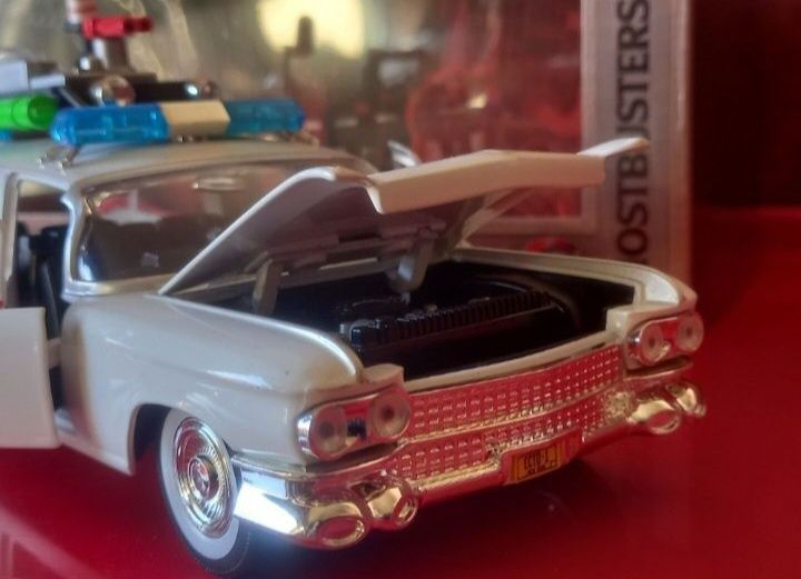 Ghostbusters escala 1:24 (da luz)