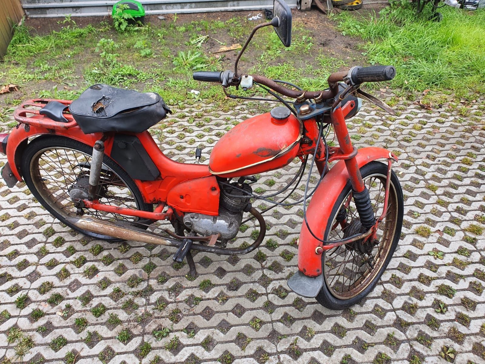 Komar 2352  1976r dokumenty