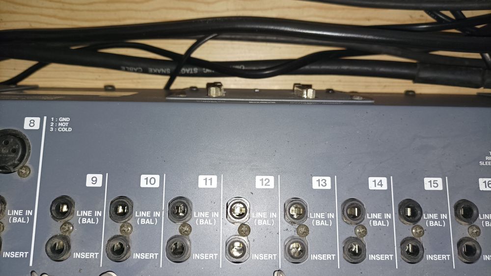 Mesa de mistura de som Tascam M1600