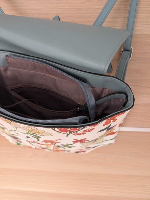 Mala com flores para mulher - nunca usada