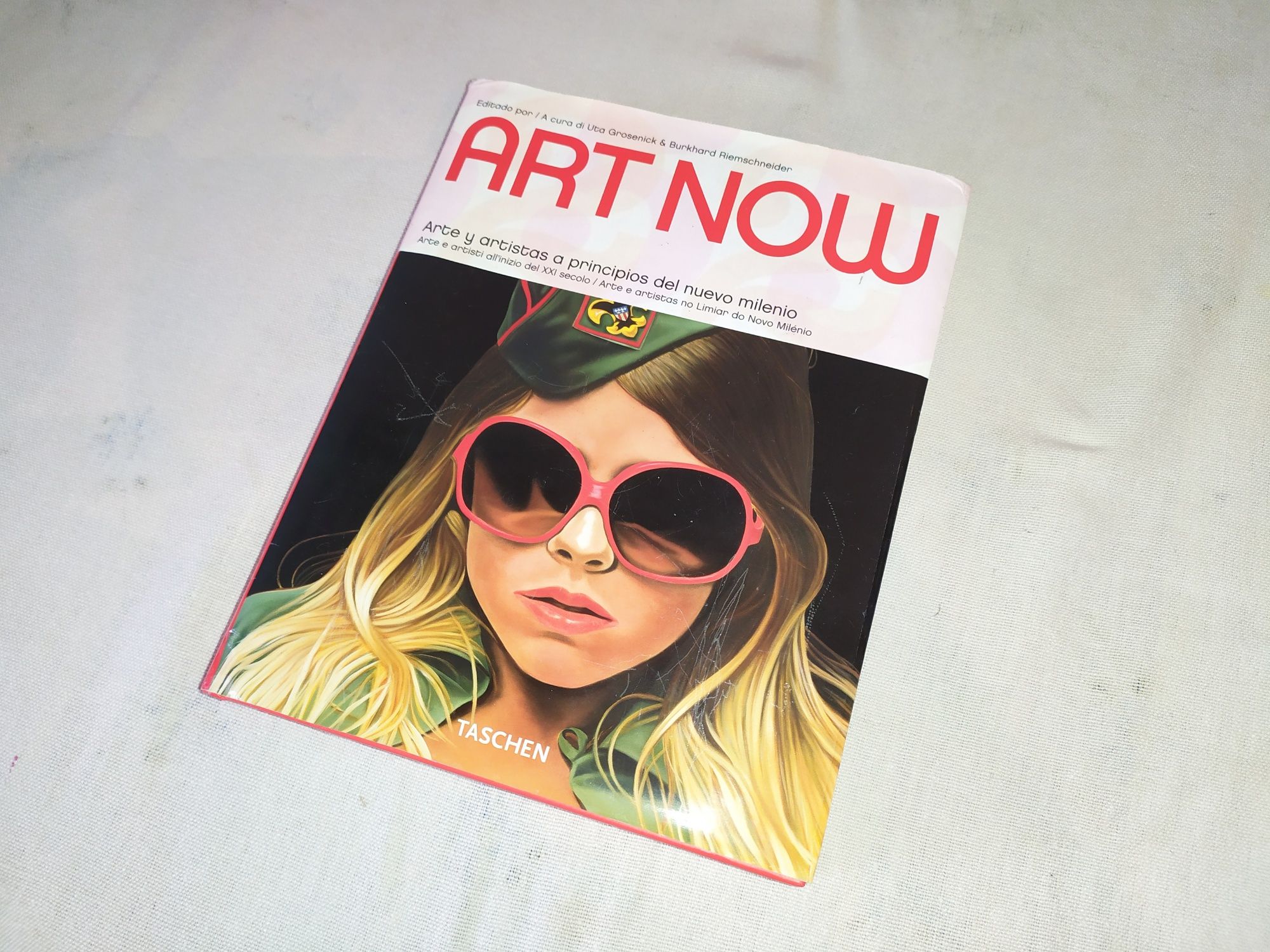 Livro Art Now - Séc. XXI - (semi-novo)