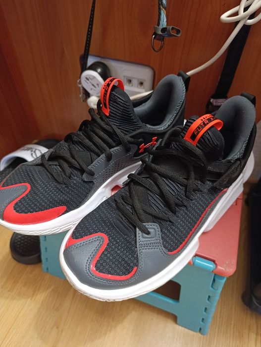 Кроссовки Under armour