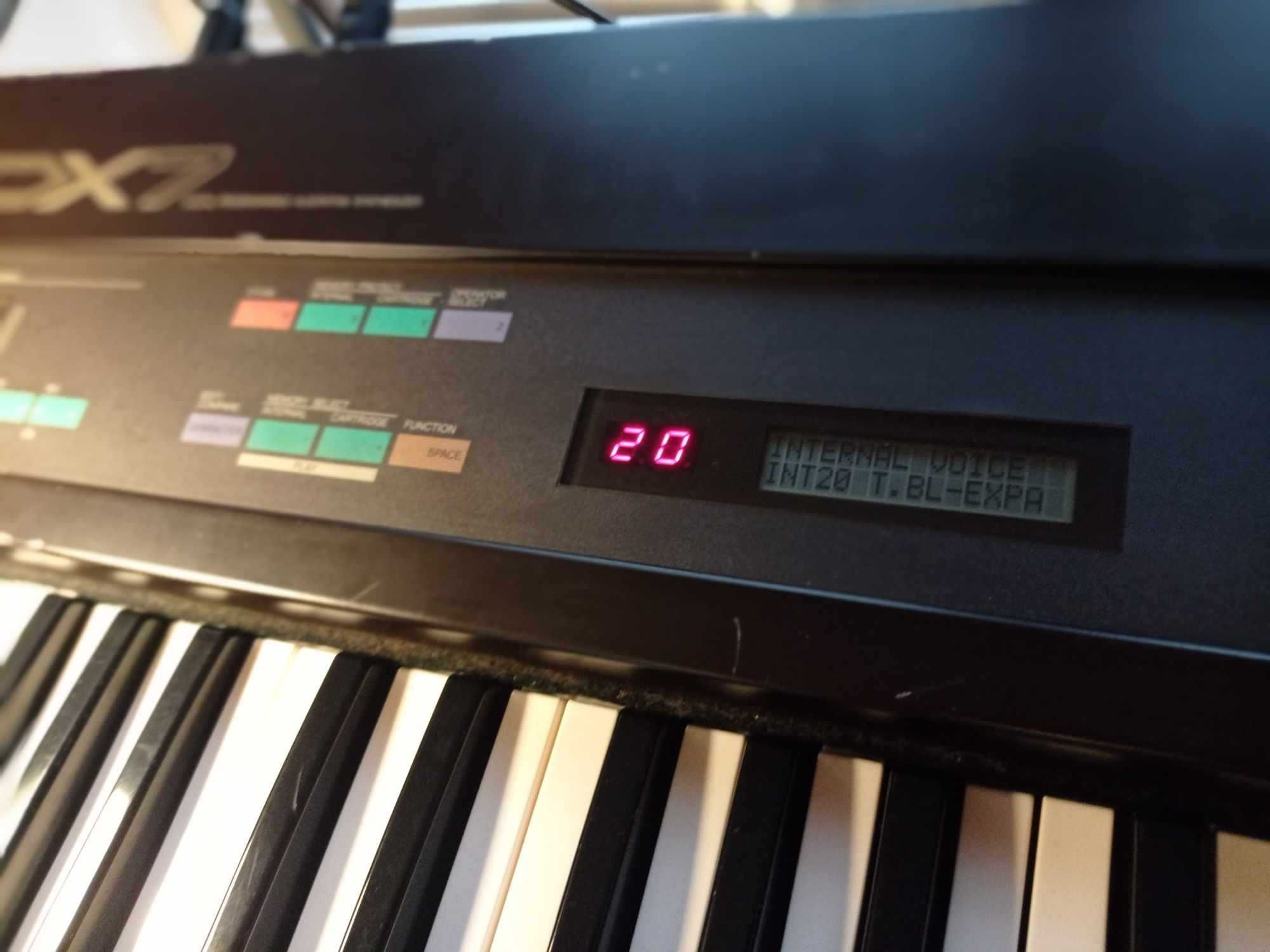 YAMAHA DX7 Syntezator