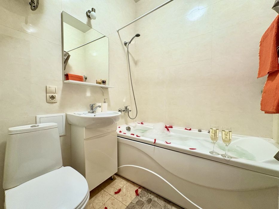 (9)Квартира подобово з Джакузі проспект Науки 24 М.Наукова Госпіталь