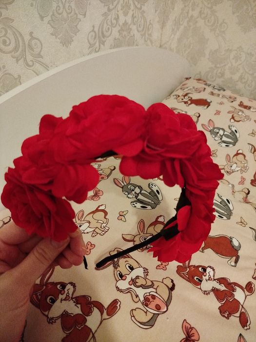 Обруч з трояндами