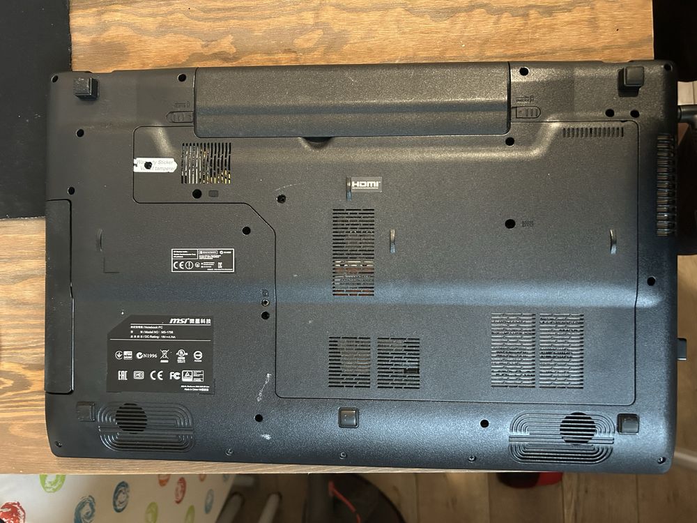 Laptop MSI MS-1758