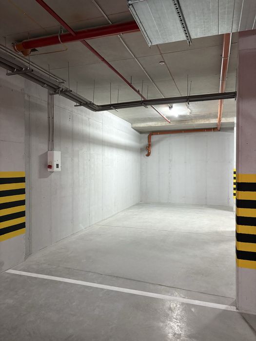 Підземний Паркінг із зарядкого (вул. Перфецького)