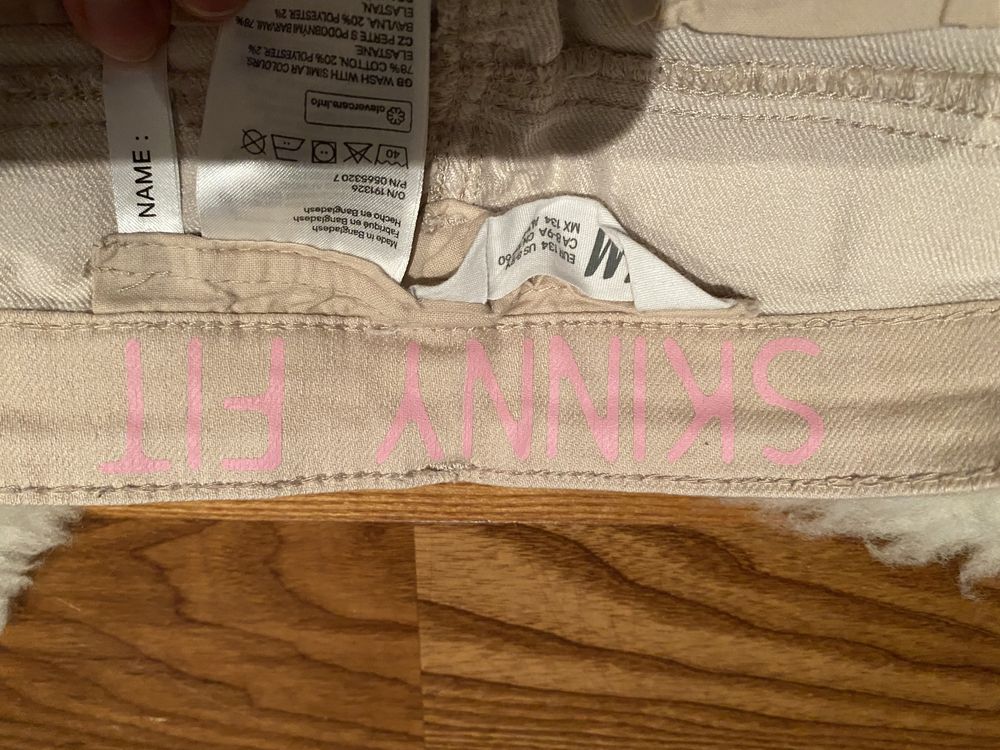 Spodnie z dziurami H&M, 134