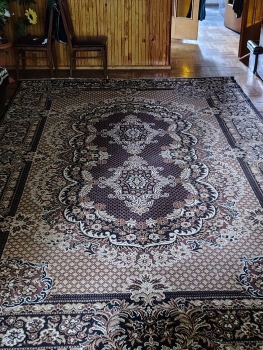 Продам бу килим 2.7 х 4.5 м.