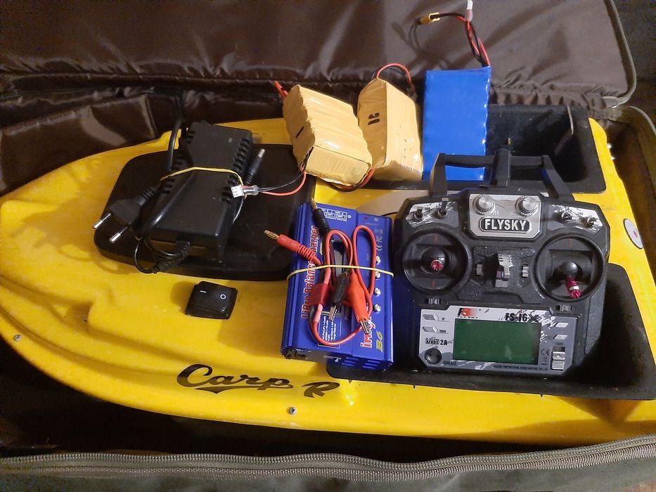 Продам карповий кораблик