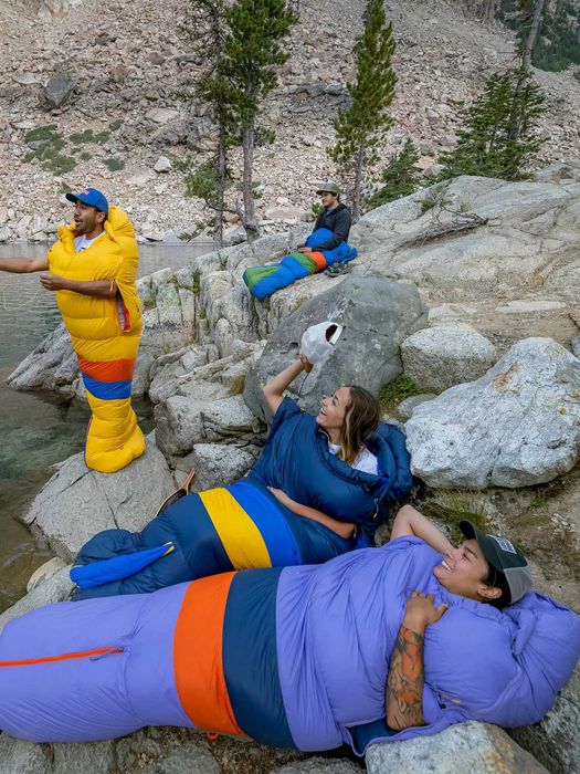 Пуховый зимний спальный мешок Marmot Never Summer (температура -20)