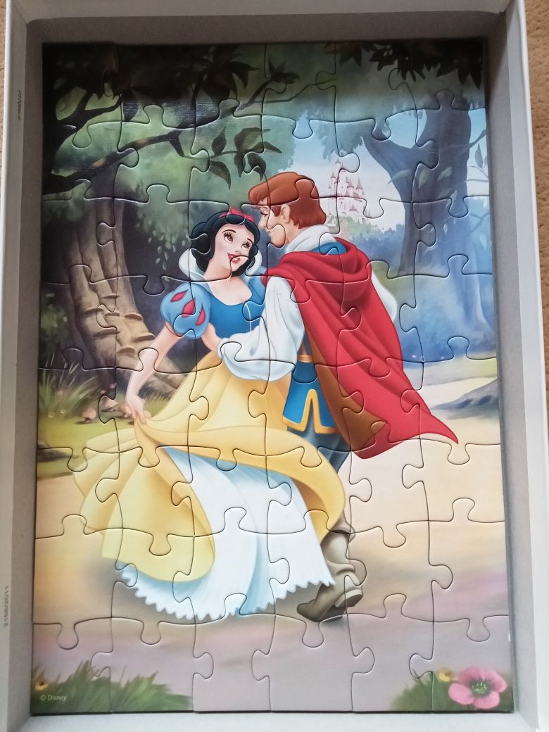 Puzzle 2w1 - Królewna Śnieżka i 7 krasnoludków