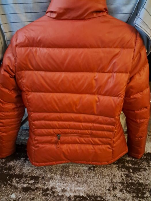 Продам зимову куртку в гарному стані