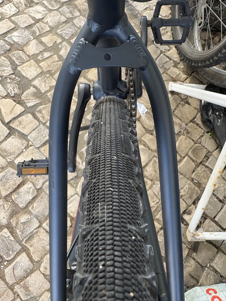 Bicicleta Trekking Riverside 500