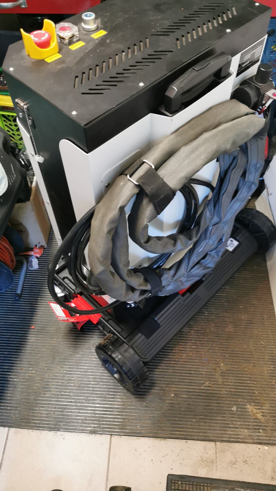 Laser czyszczący 200W pulsacyjny