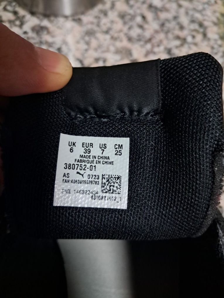 Tenis Puma pretos n39