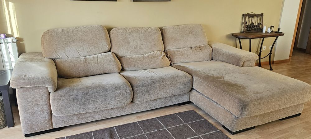 Sofá com chaise longue