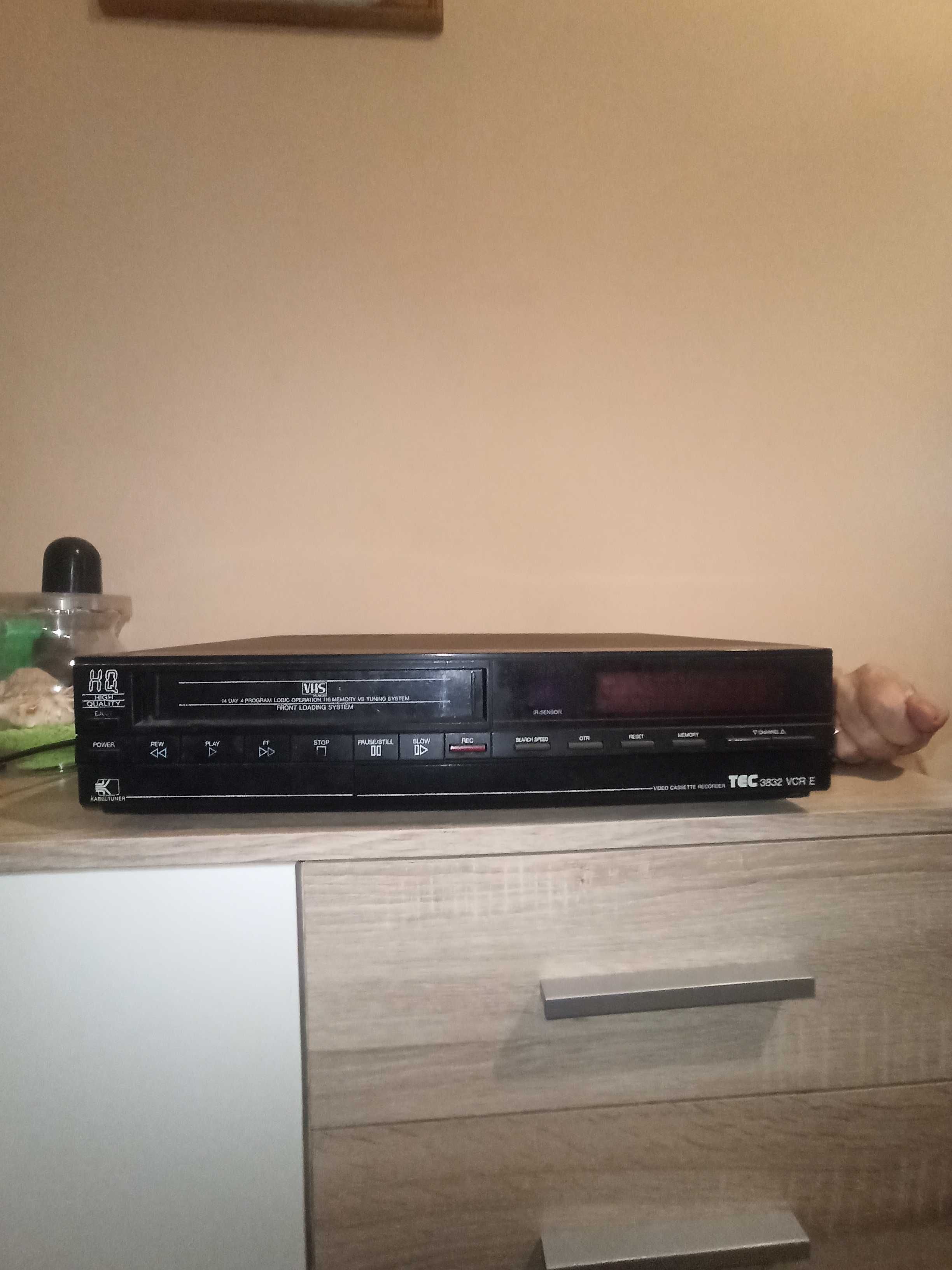 Magnetwid VHS TEC 3832 VCR videorecorder