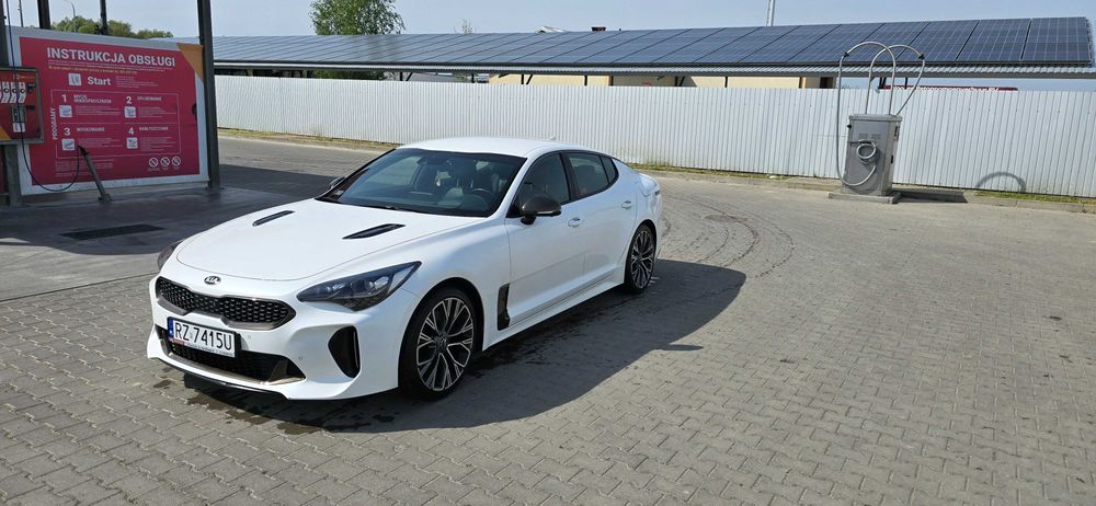 Opony zimowe 225/40R19 i 255/35R19