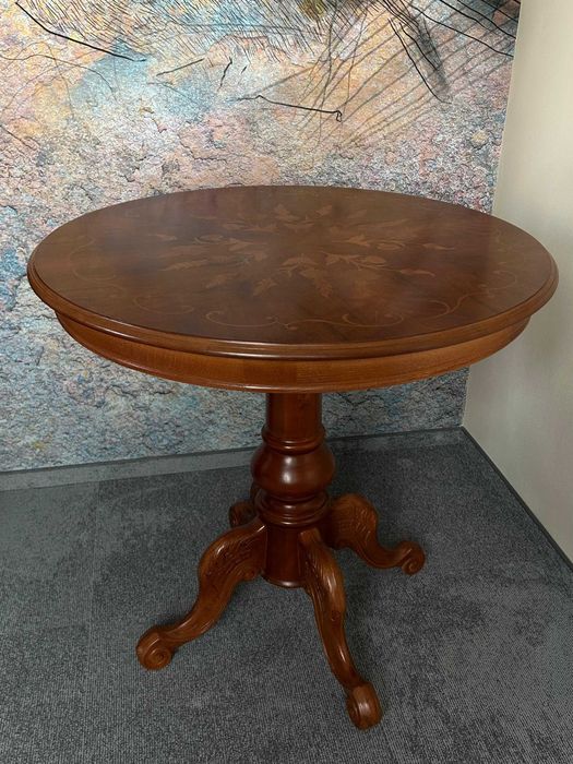 Elegancki Stolik drewniany z intarsją marki Verona Meble