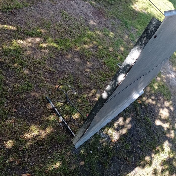 Продам дашок(козирок під сходи)